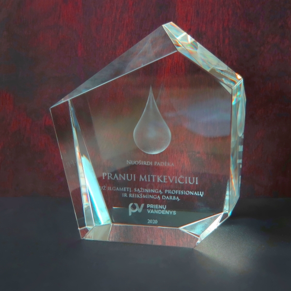 stiklinis_apdovanojimas