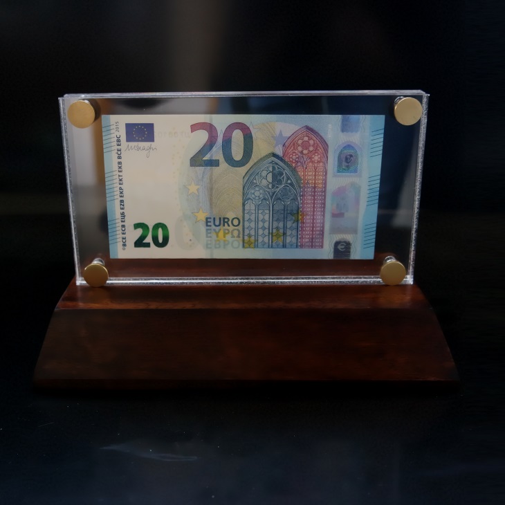 banknotas_stikle